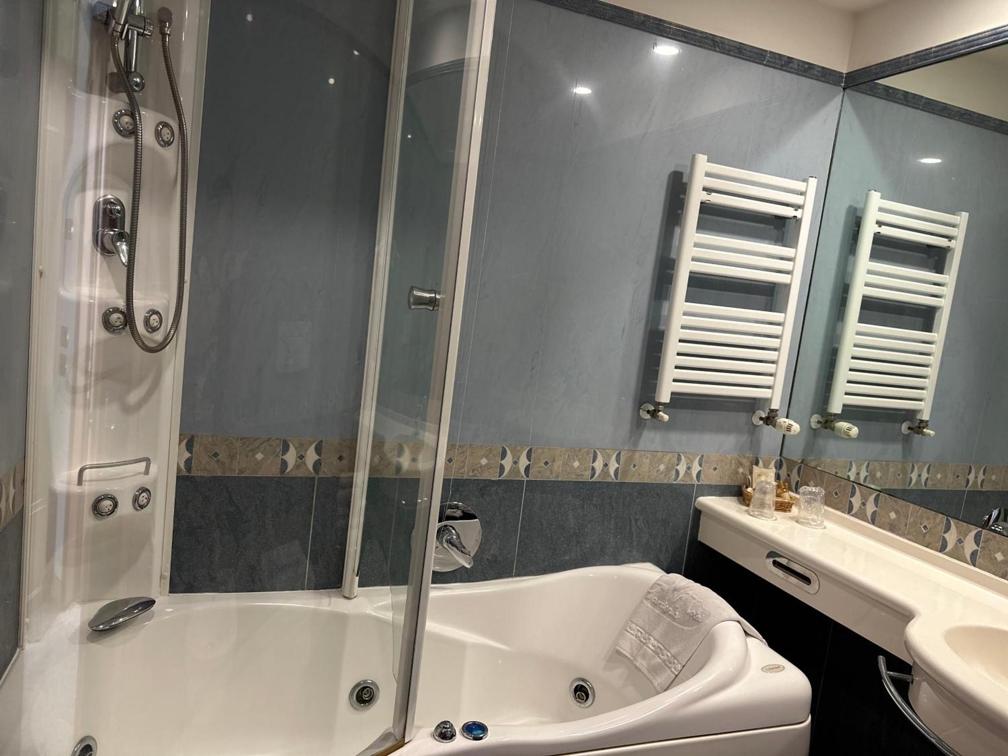 Gardenia Hotel Lazzaro Luaran gambar