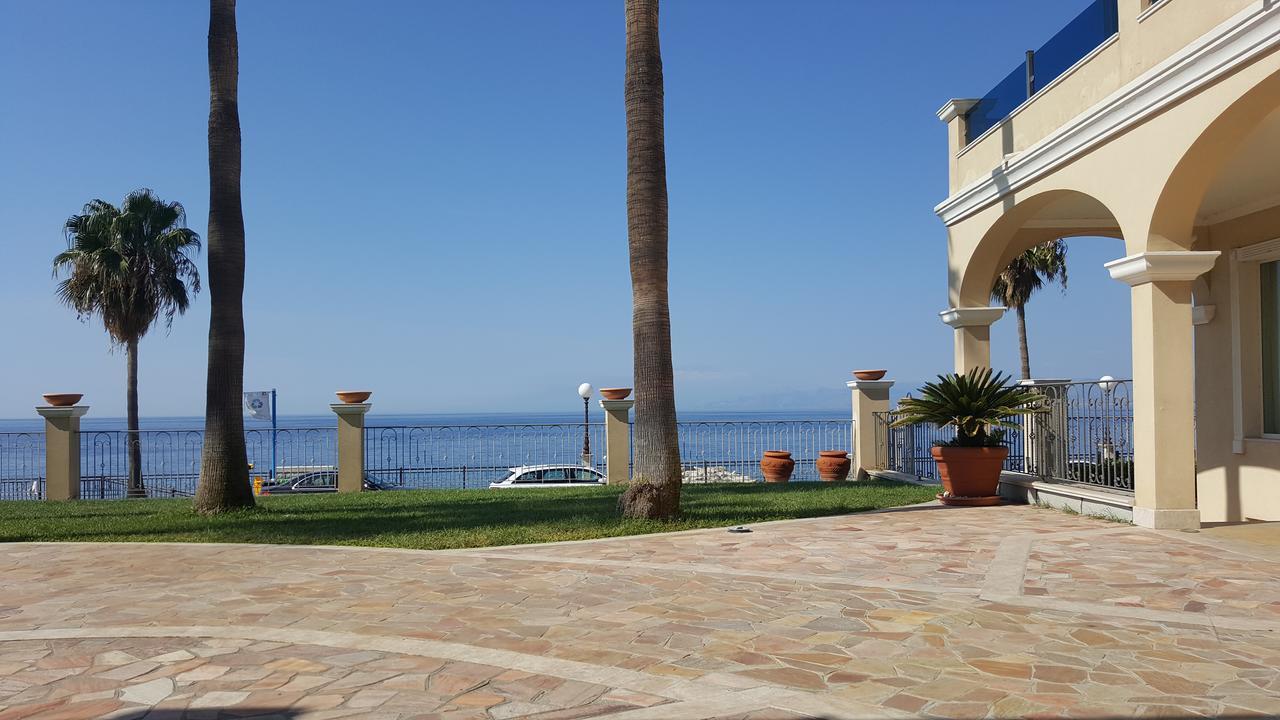 Gardenia Hotel Lazzaro Luaran gambar
