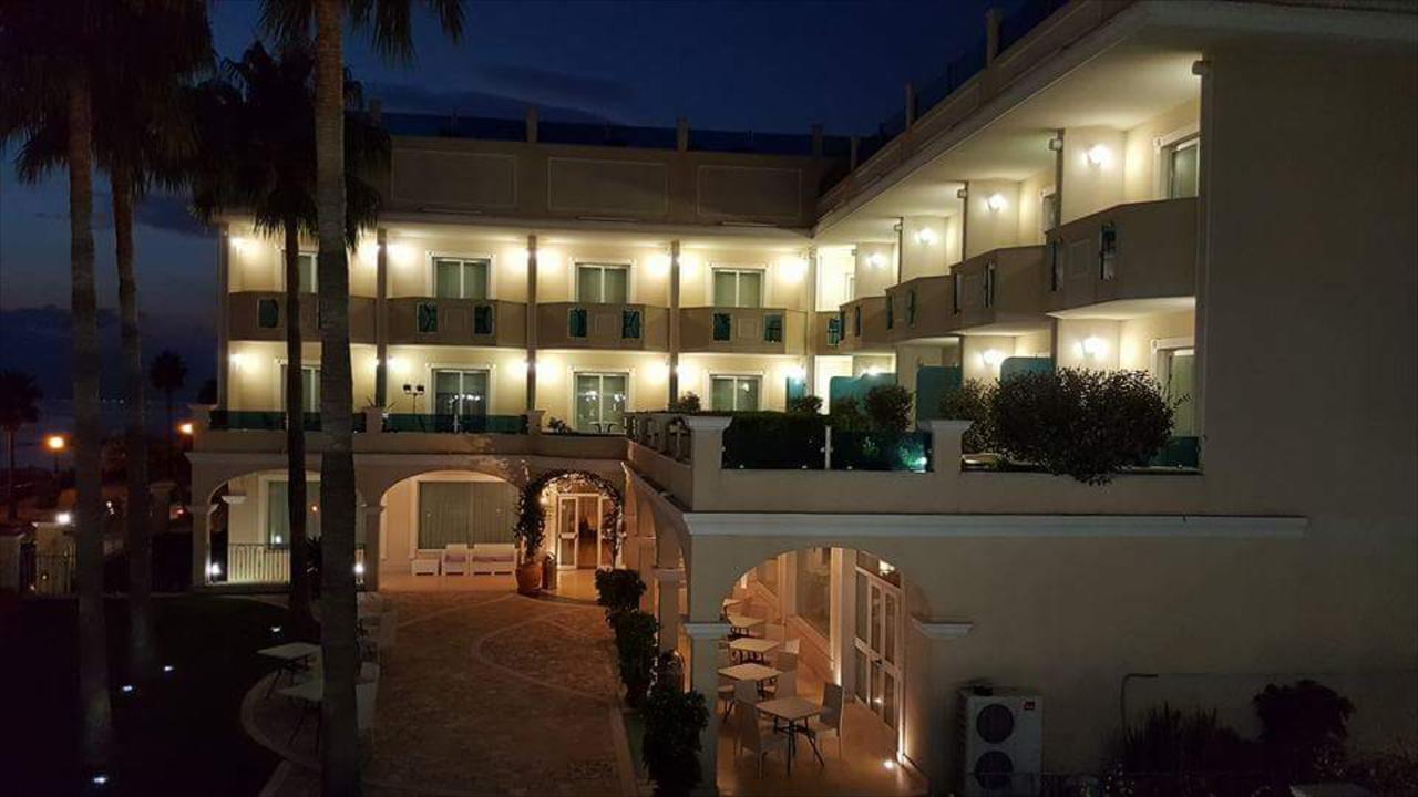 Gardenia Hotel Lazzaro Luaran gambar